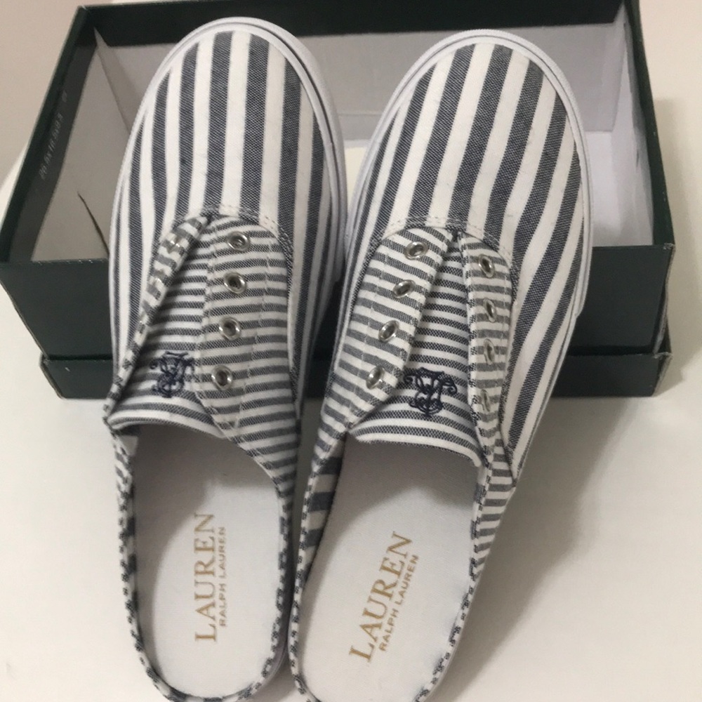 Womens slip on shoes